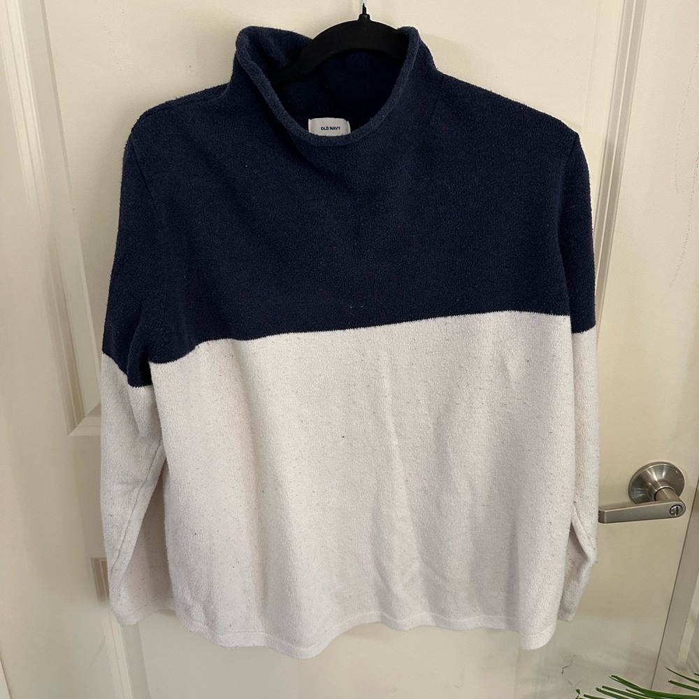 Old navy sweater